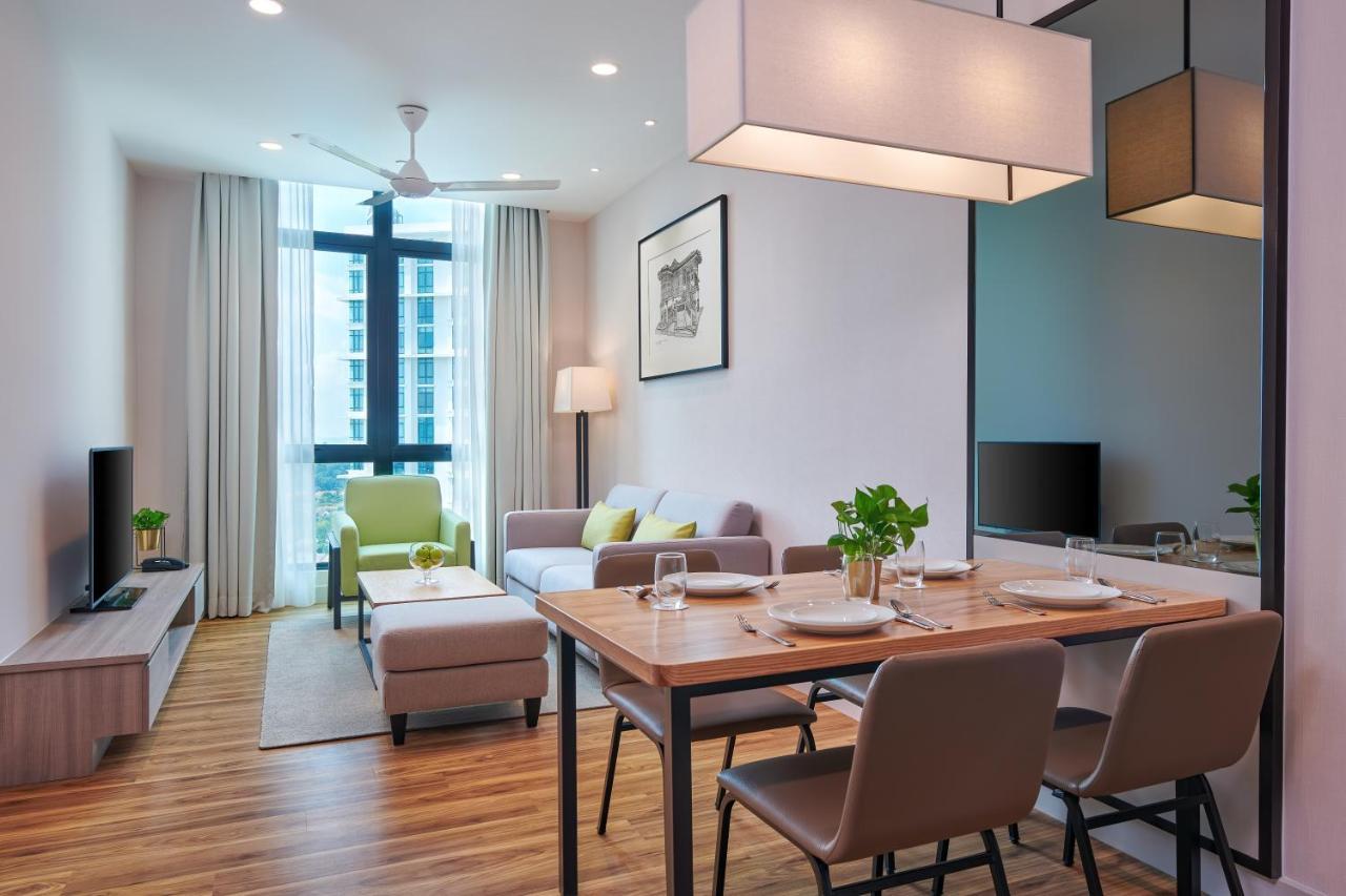 Mercure Living プトラジャヤ エクステリア 写真 A typical living room of a serviced apartment in Kuala Lumpur, Malaysia.
