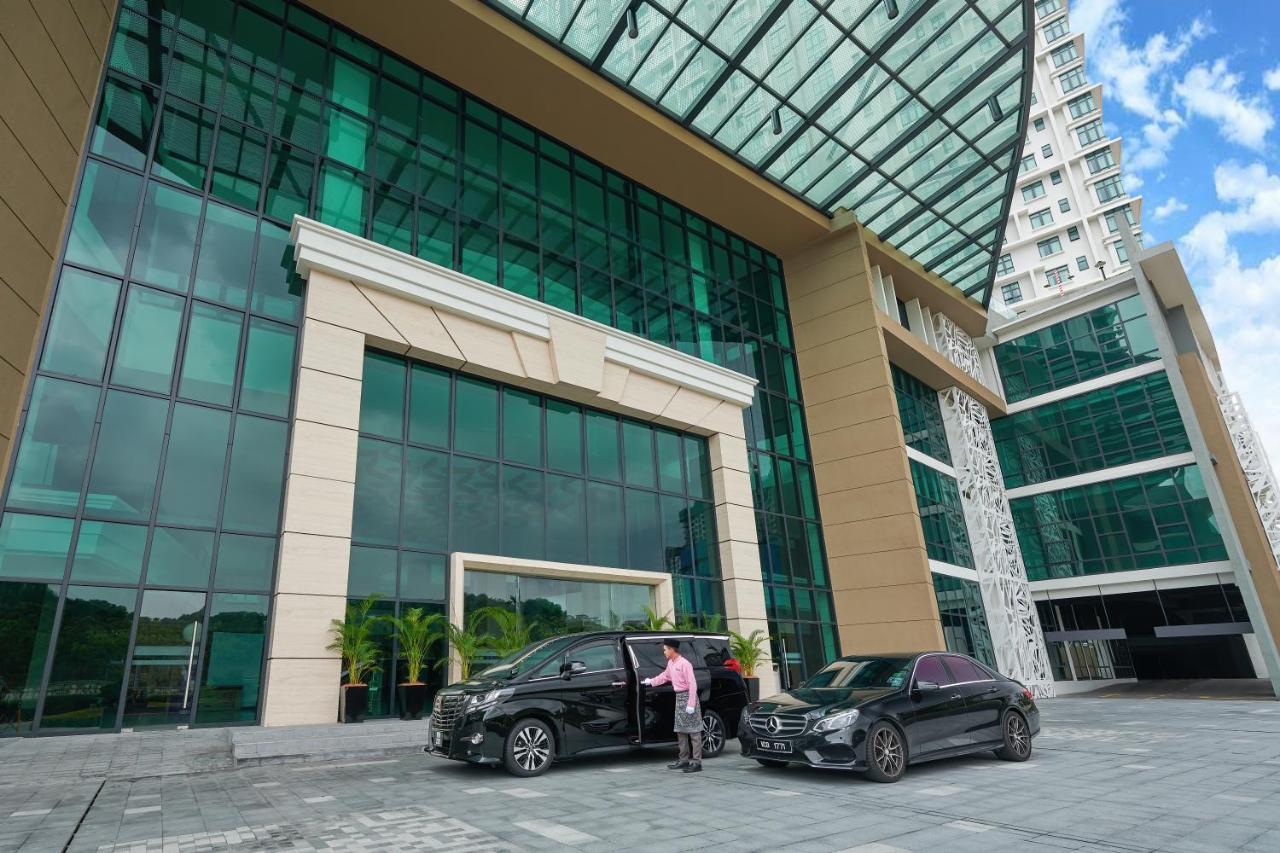 Mercure Living プトラジャヤ エクステリア 写真 The hotel's entrance