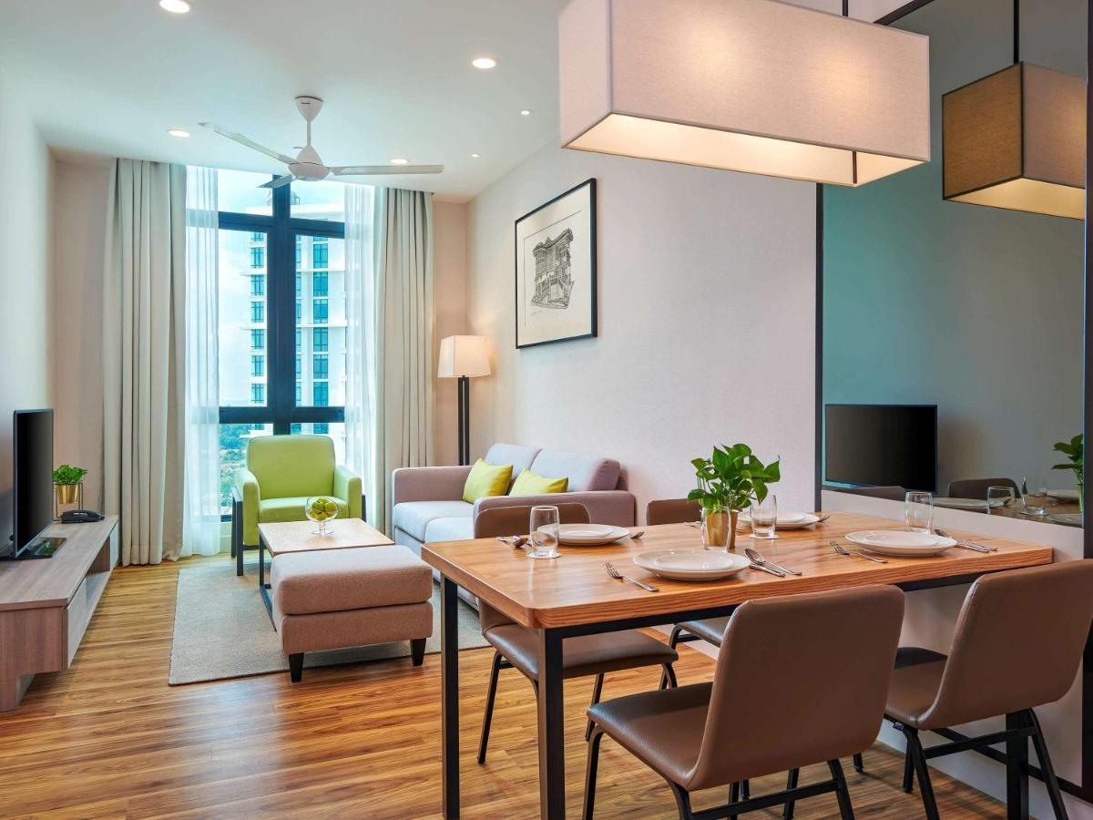 Mercure Living プトラジャヤ エクステリア 写真 A typical living room of a serviced apartment in Kuala Lumpur, Malaysia.